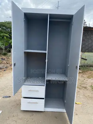 Kabati Milango Mitatu Kali Sana