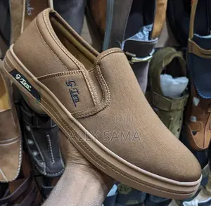 Mens Sneakers G.Ten Brown