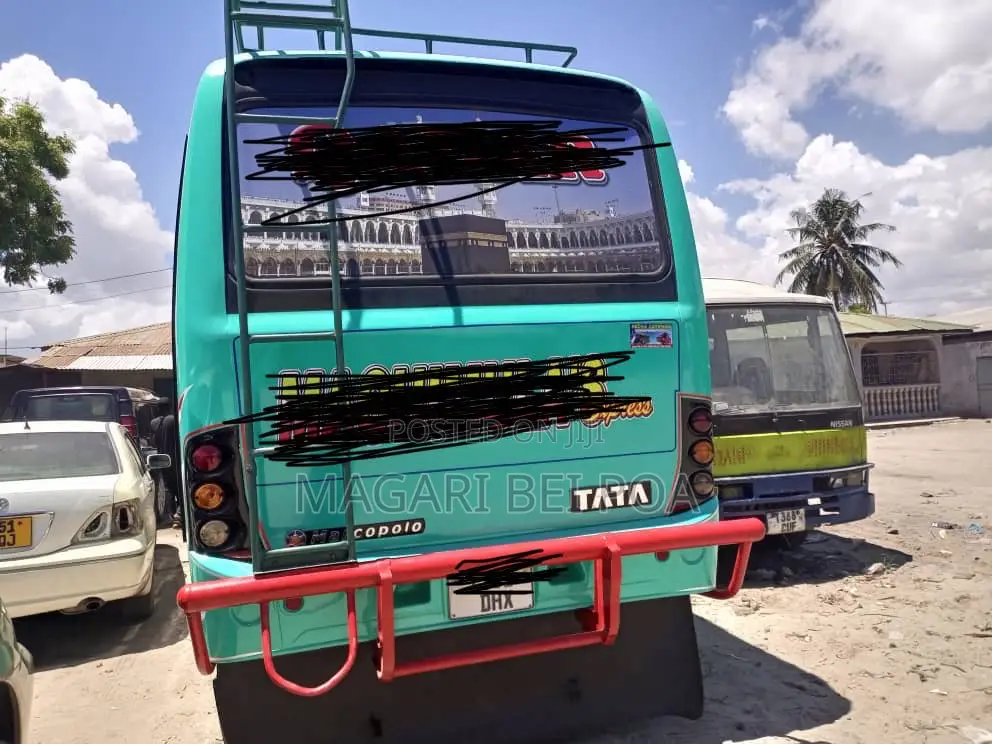 Tata Starbus Ultra Skool 1999 Blue