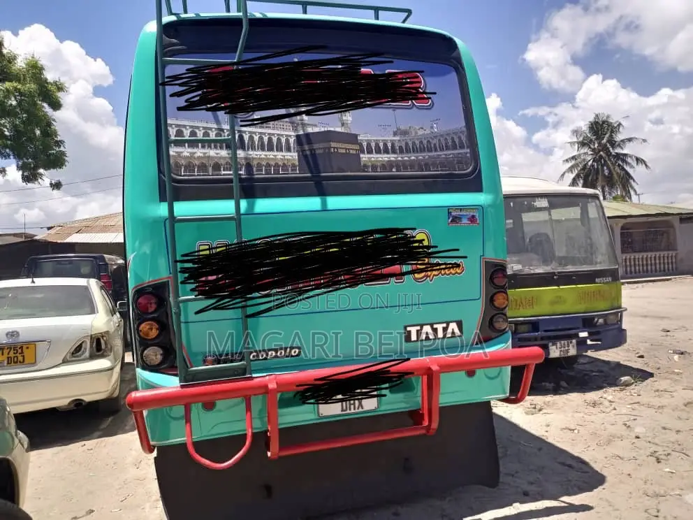 Tata Starbus Ultra Skool 1999 Blue