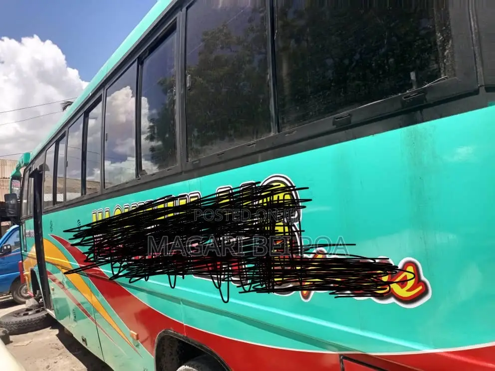 Tata Starbus Ultra Skool 1999 Blue