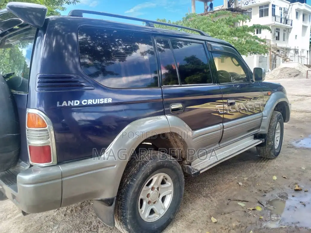 Toyota Land Cruiser Prado 2004 Blue