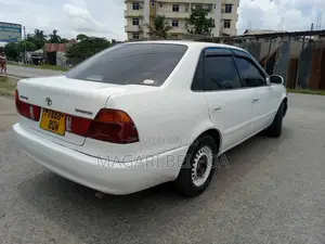 Toyota Sprinter 2000 White