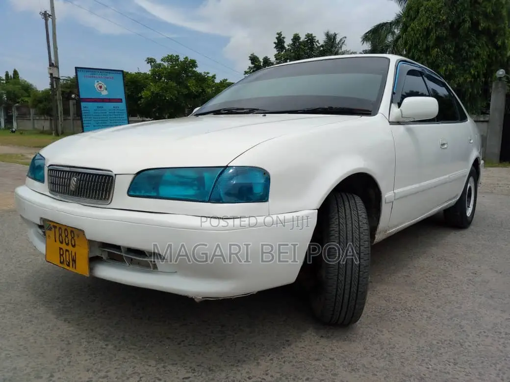 Toyota Sprinter 2000 White