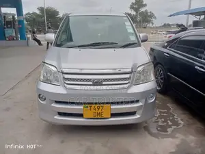 Toyota Noah 2.0 AWD (8 Seater) 2005 Silver