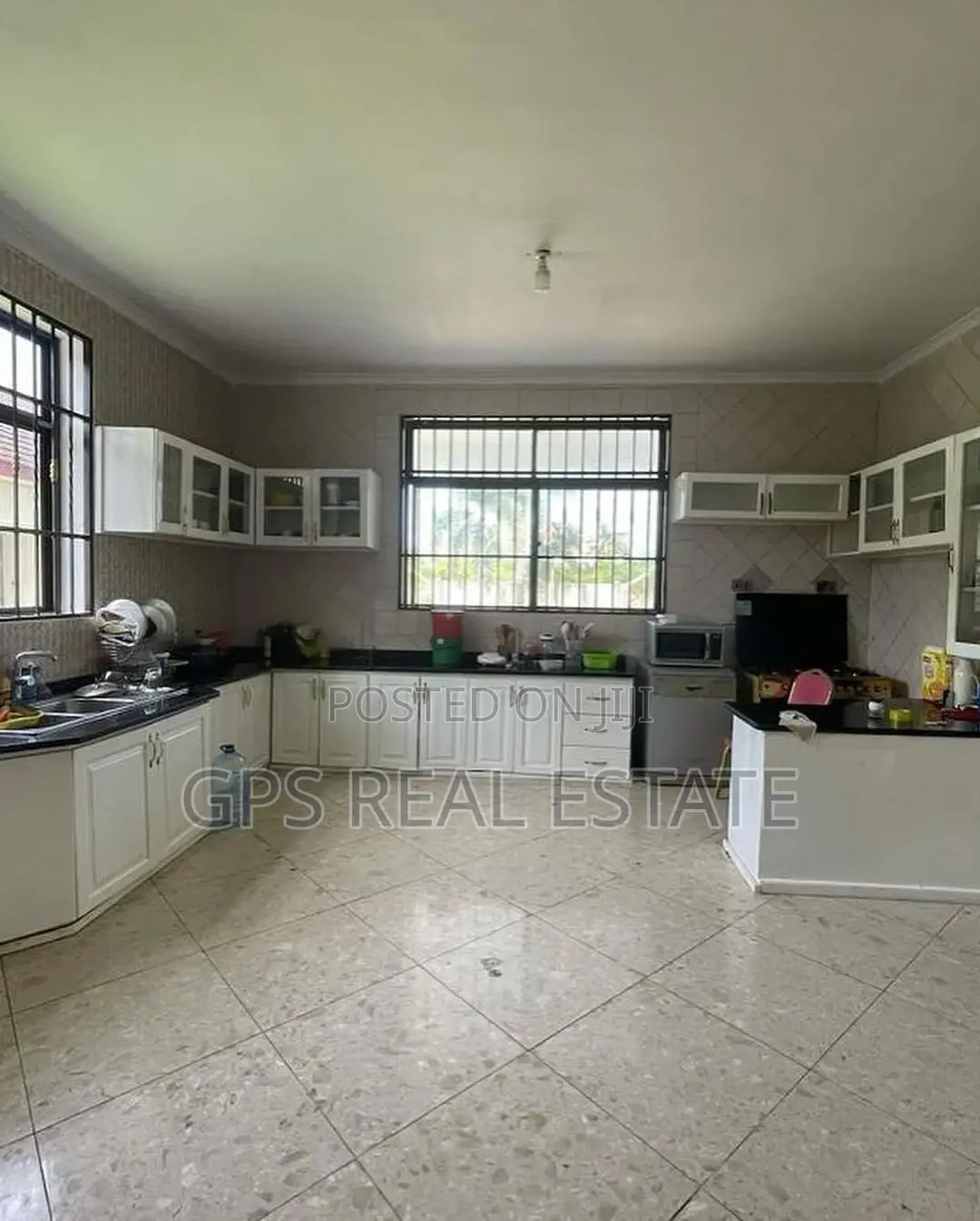 4bdrm Mansion in Bahari Beach, Kinondoni for sale