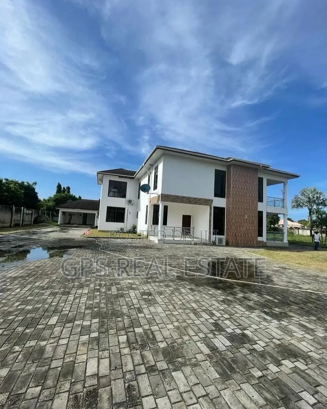 4bdrm Mansion in Bahari Beach, Kinondoni for sale