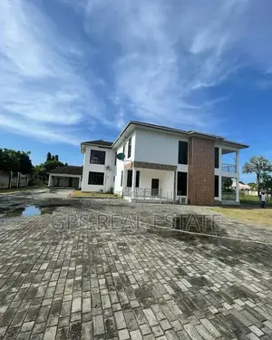 4bdrm Mansion in Bahari Beach, Kinondoni for sale