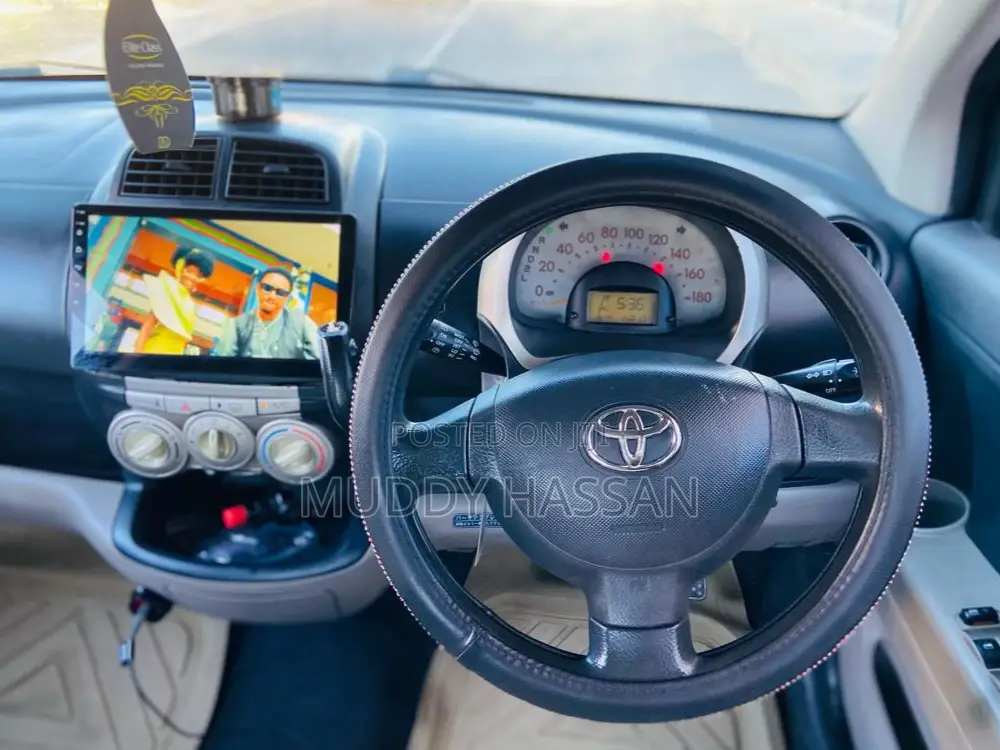Toyota Passo 2005 Pink