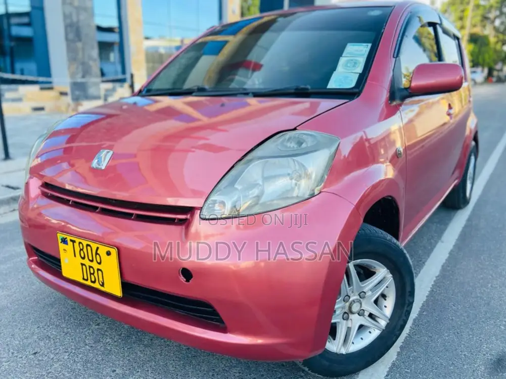 Toyota Passo 2005 Pink