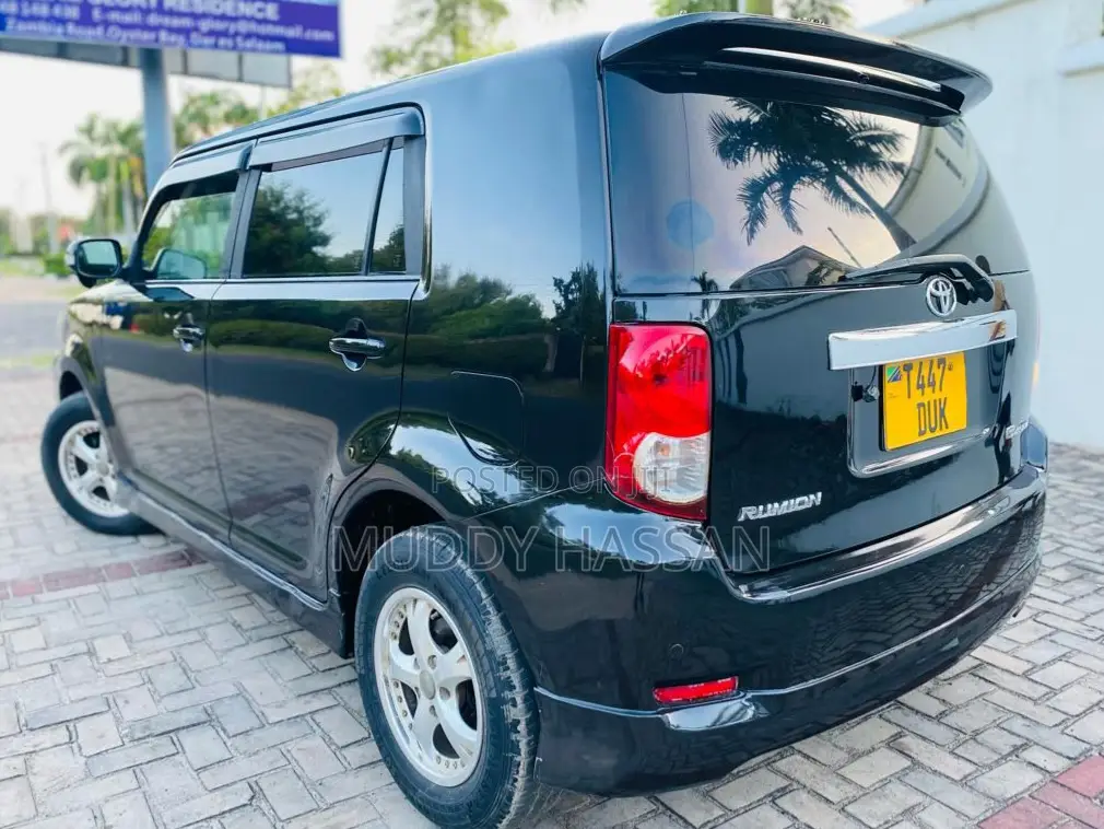 Toyota Corolla Rumion 2009 Black