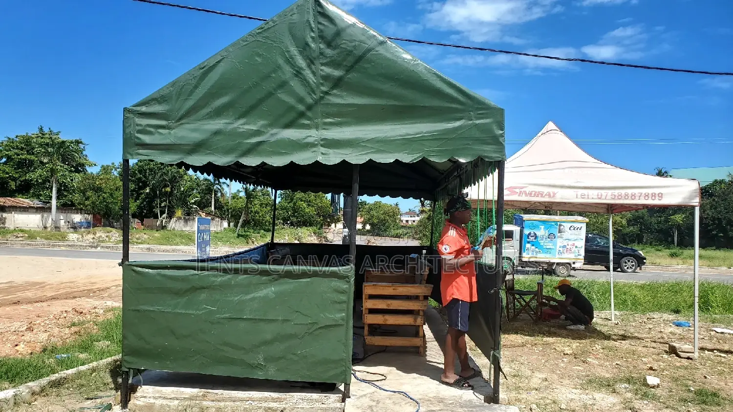 Mgongo Wa Tembo Tent (Turubai)