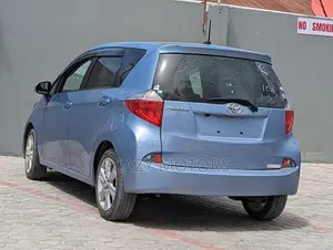 Toyota Ractis 2011 Blue