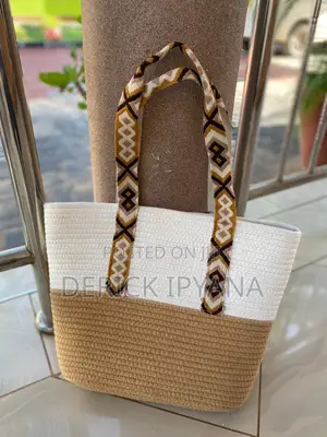 Women's Handbags (Pochi)