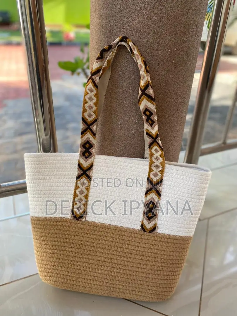 Women's Handbags (Pochi)