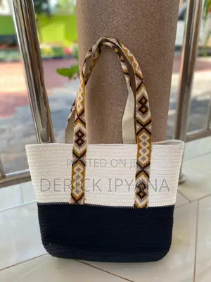 Women's Handbags (Pochi)