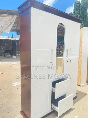 Kabati Milango Mitatu Kali Sana