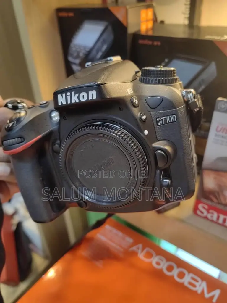 NIKON D7000 Body