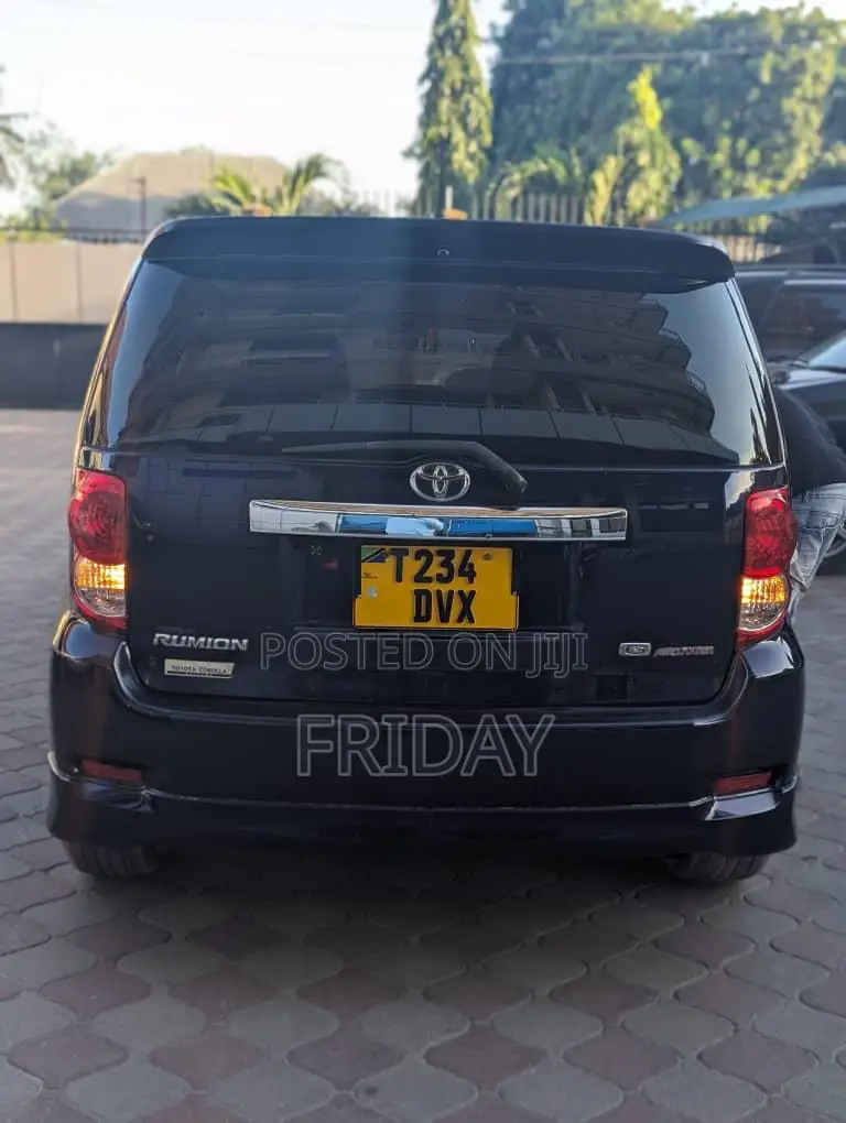 Toyota Corolla Rumion Hatchback 1.5 FWD 2008 Black