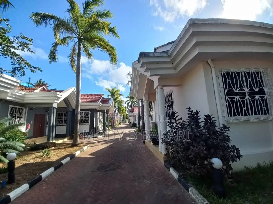 Furnished 3bdrm Villa in Mikocheni for rent