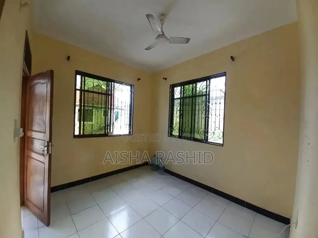 2bdrm Shared Apartment in Kimara for rent