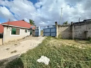 2bdrm Shared Apartment in Kimara for rent