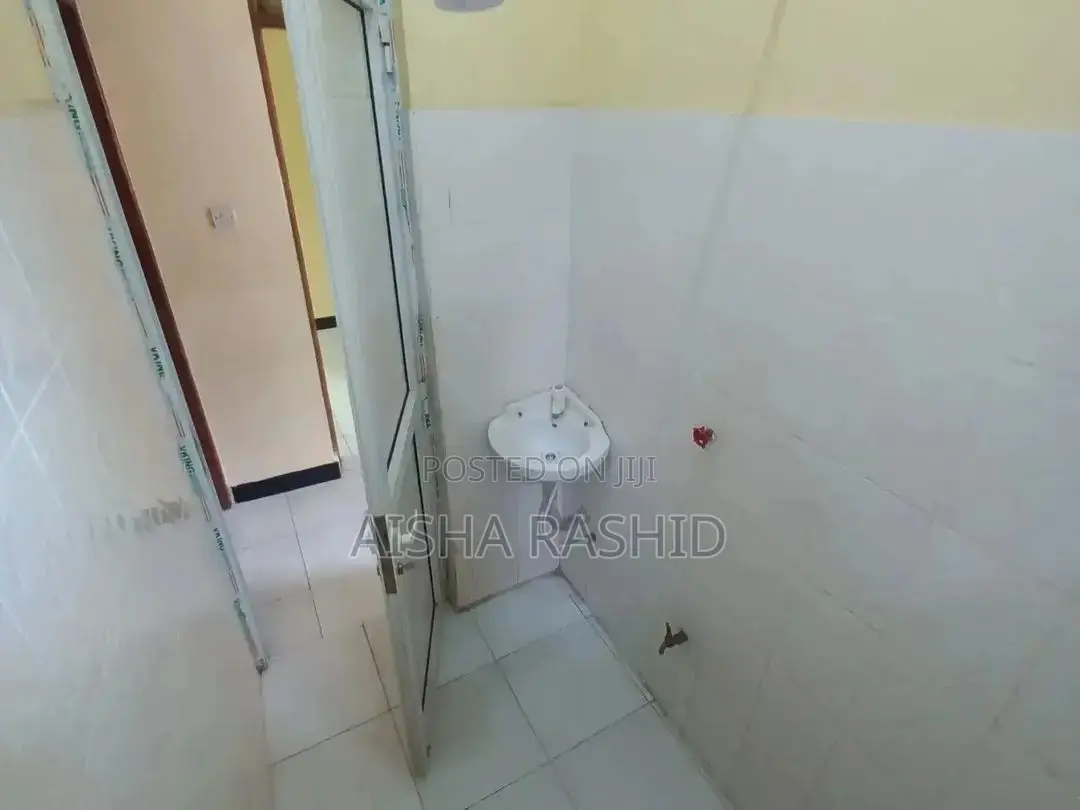 2bdrm Shared Apartment in Kimara for rent