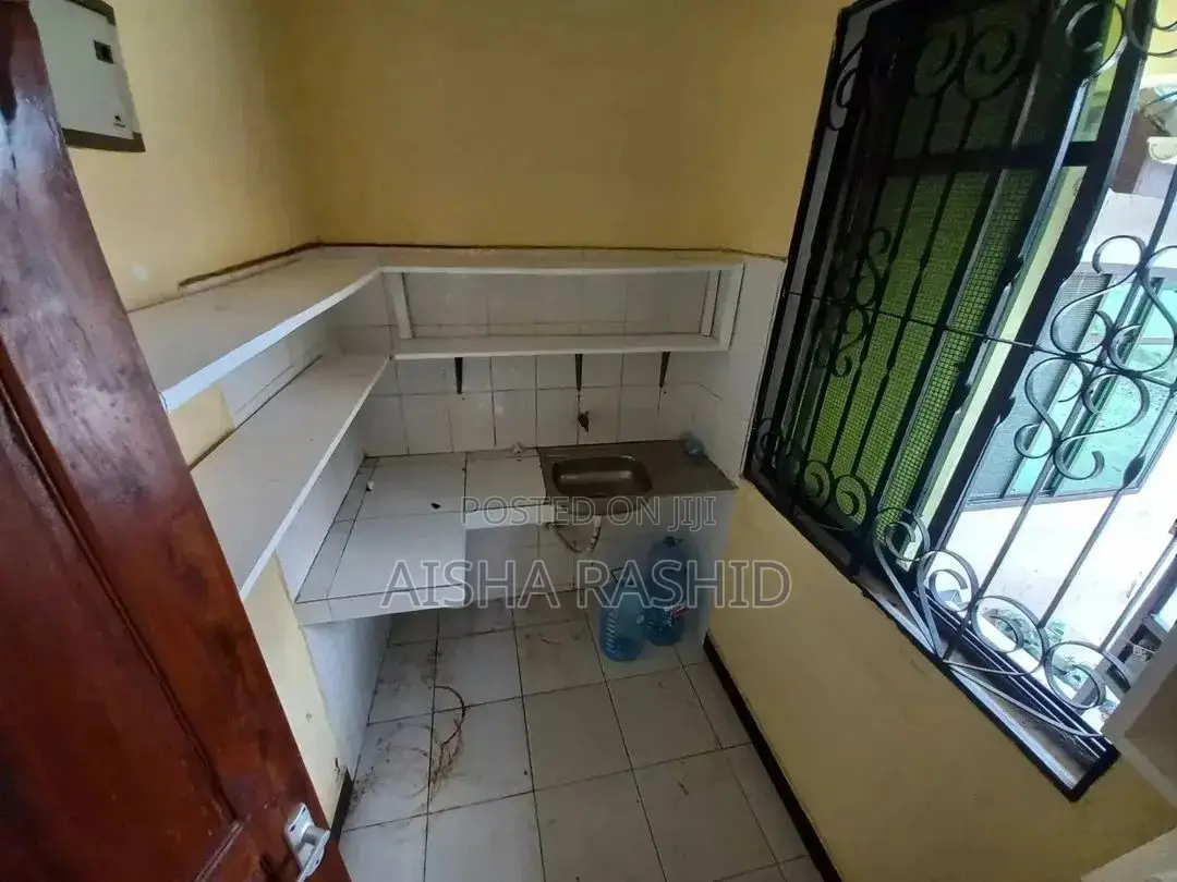 2bdrm Shared Apartment in Kimara for rent
