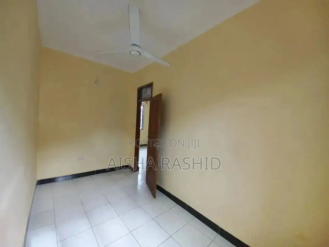 2bdrm Shared Apartment in Kimara for rent