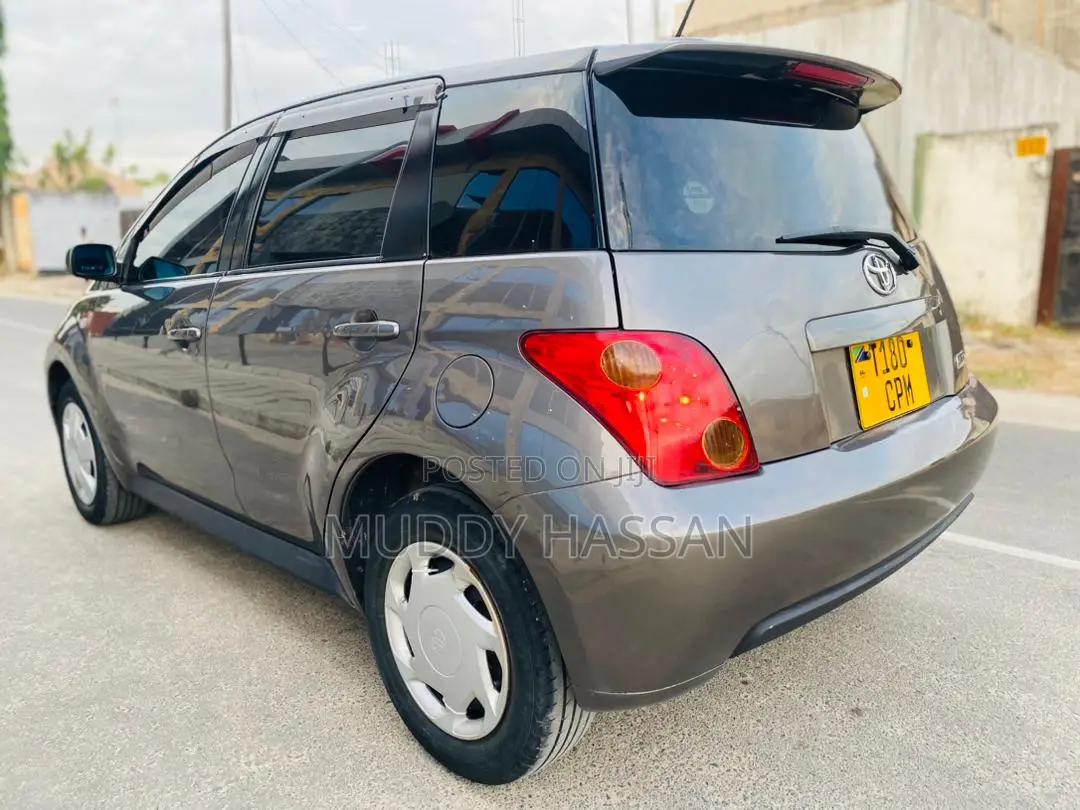 Toyota IST 2003 Gray