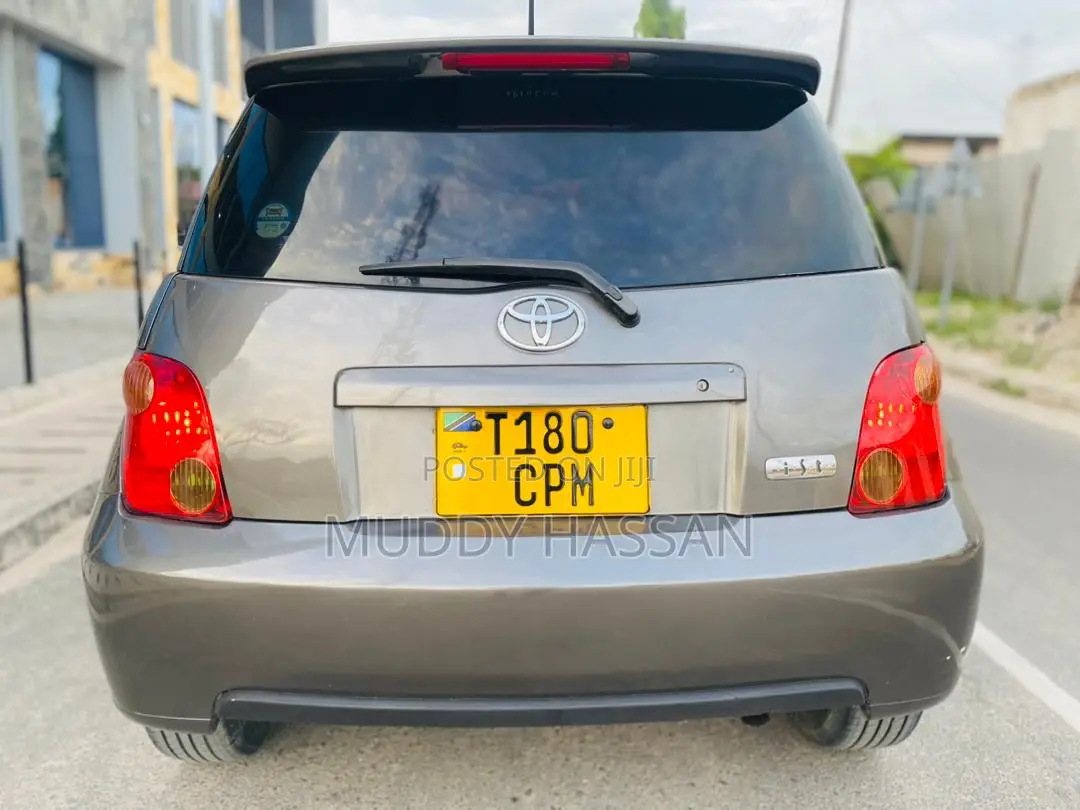 Toyota IST 2003 Gray