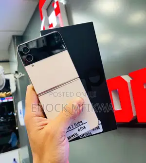 Samsung Galaxy Z Flip4 128 GB Gold