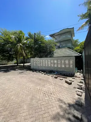 5bdrm House in Msasani for sale
