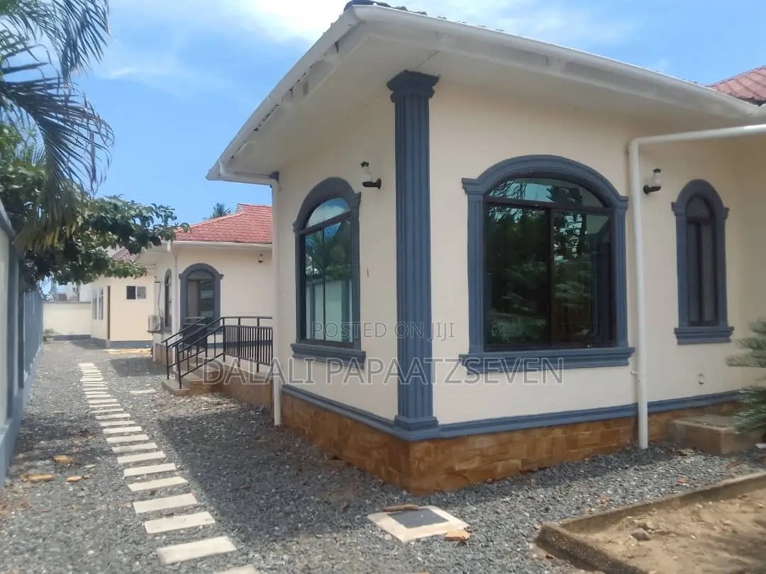 4bdrm House in Dalalipapaatzseven, Bunju for sale