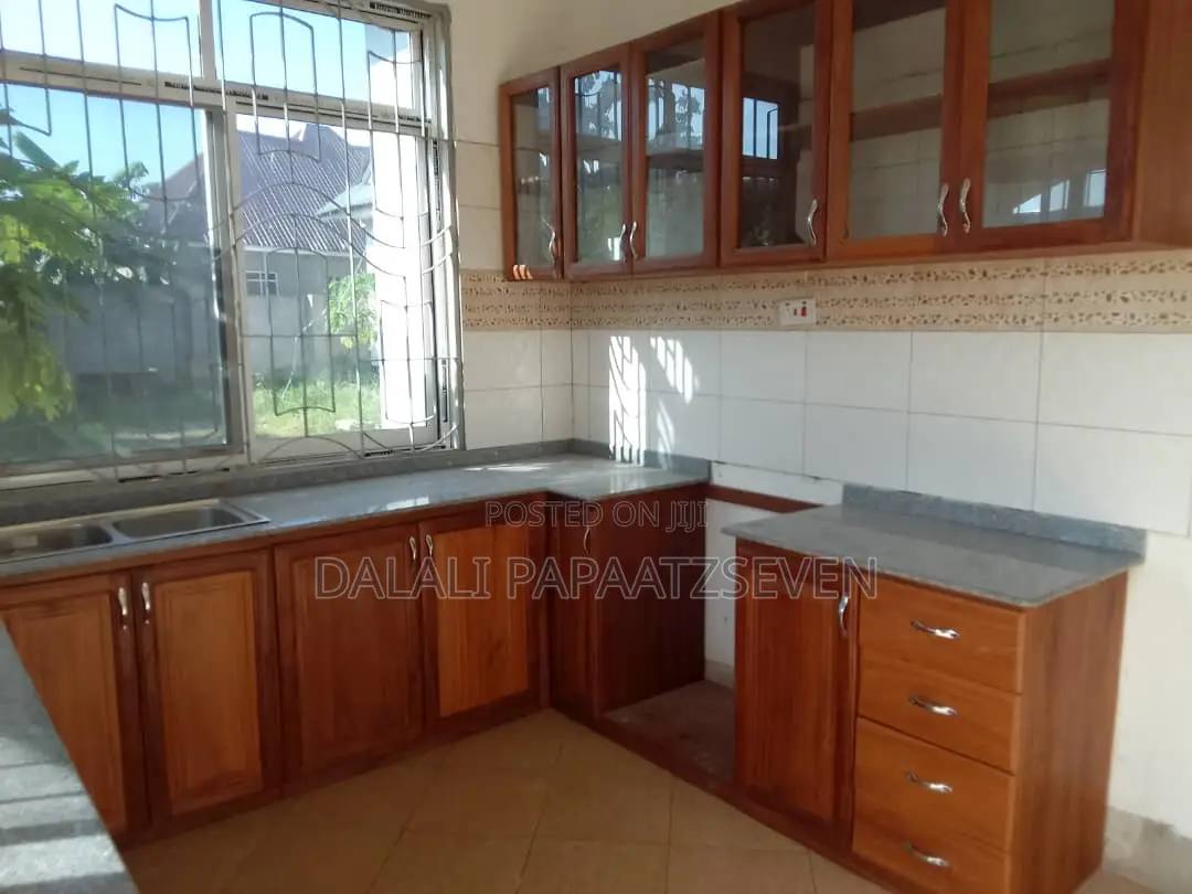 4bdrm House in Dalalipapaatzseven, Bunju for sale
