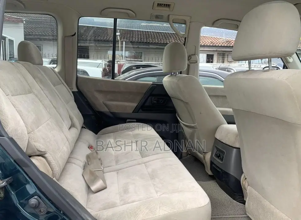 Mitsubishi Pajero 2000 Green