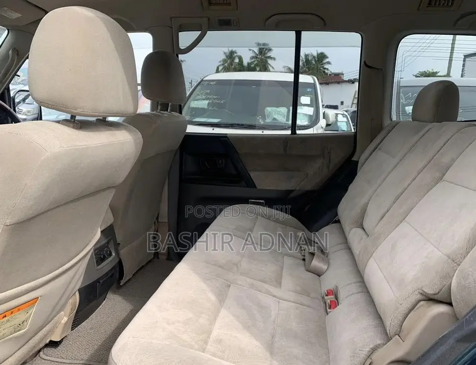 Mitsubishi Pajero 2000 Green