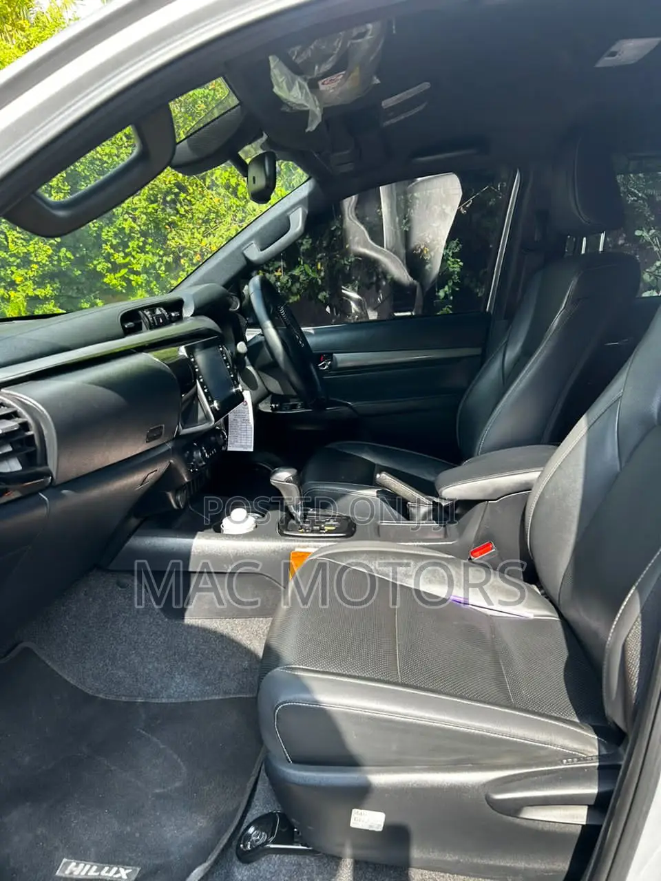 Toyota Hilux 2020 Silver