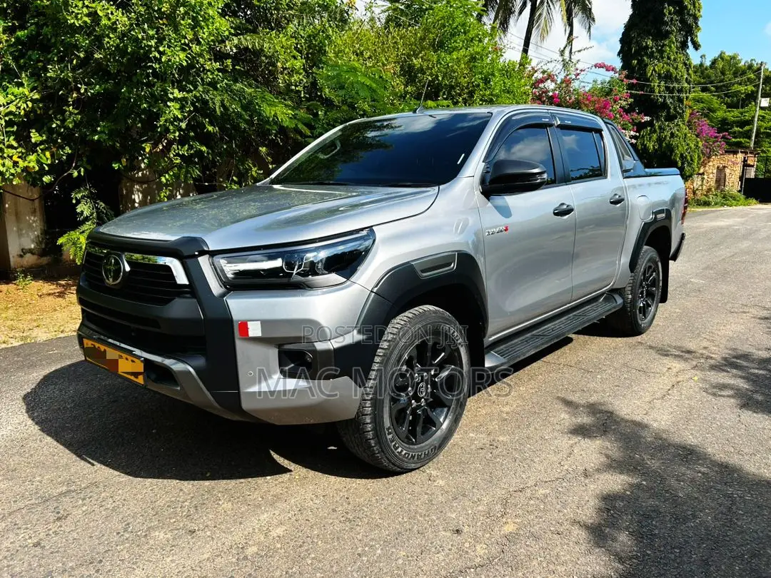 Toyota Hilux 2020 Silver