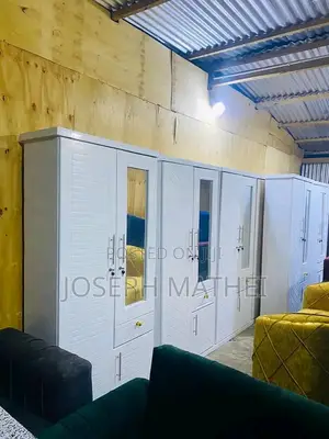 Makabati Ya Nguo Na Vyombo
