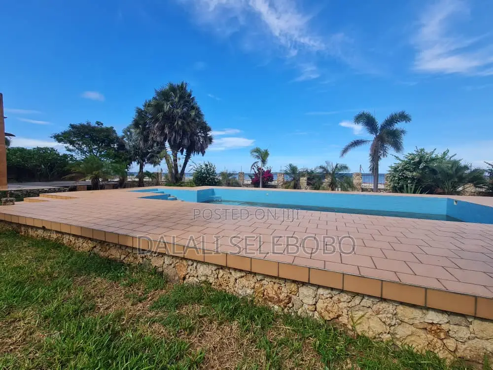 4bdrm Bungalow in Mbez Beach Kidimbwi for sale