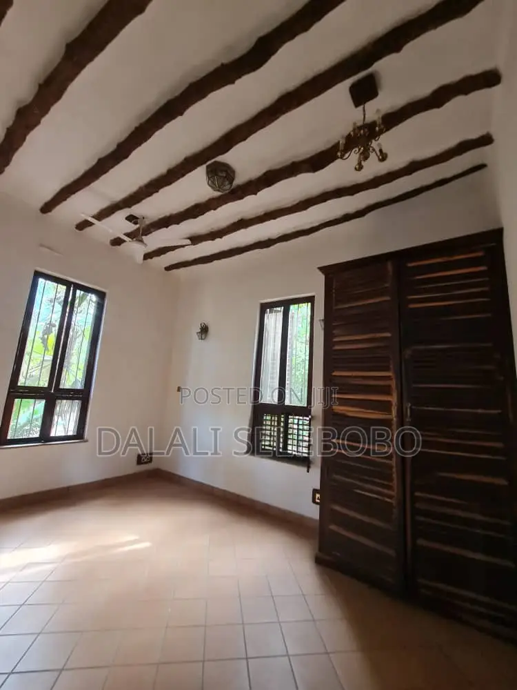 4bdrm Bungalow in Mbez Beach Kidimbwi for sale