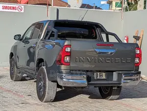 Toyota Hilux 2020 Gray