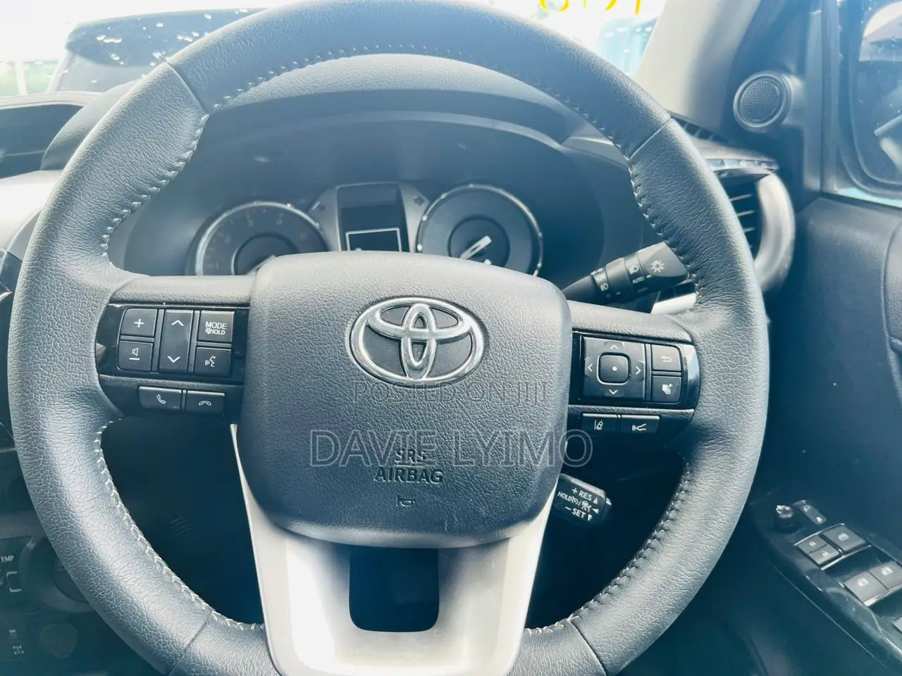 Toyota Hilux 2020 Gray