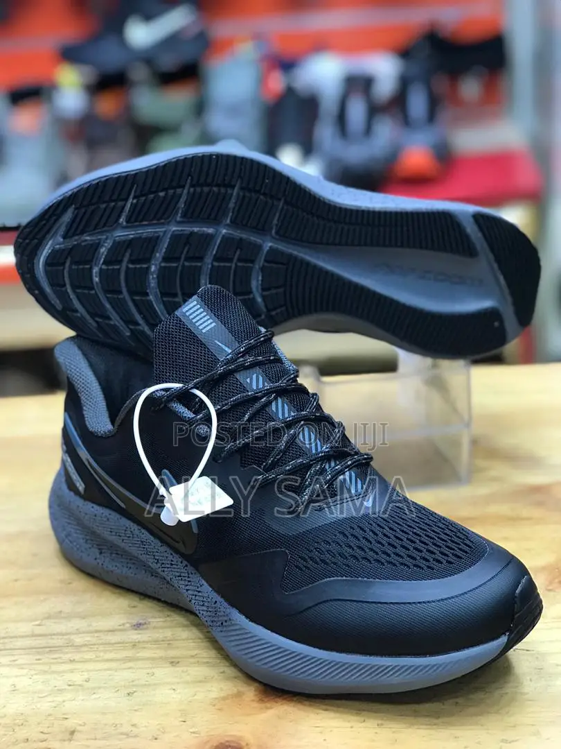 Mens Sneakers NIKE Airzoom Original