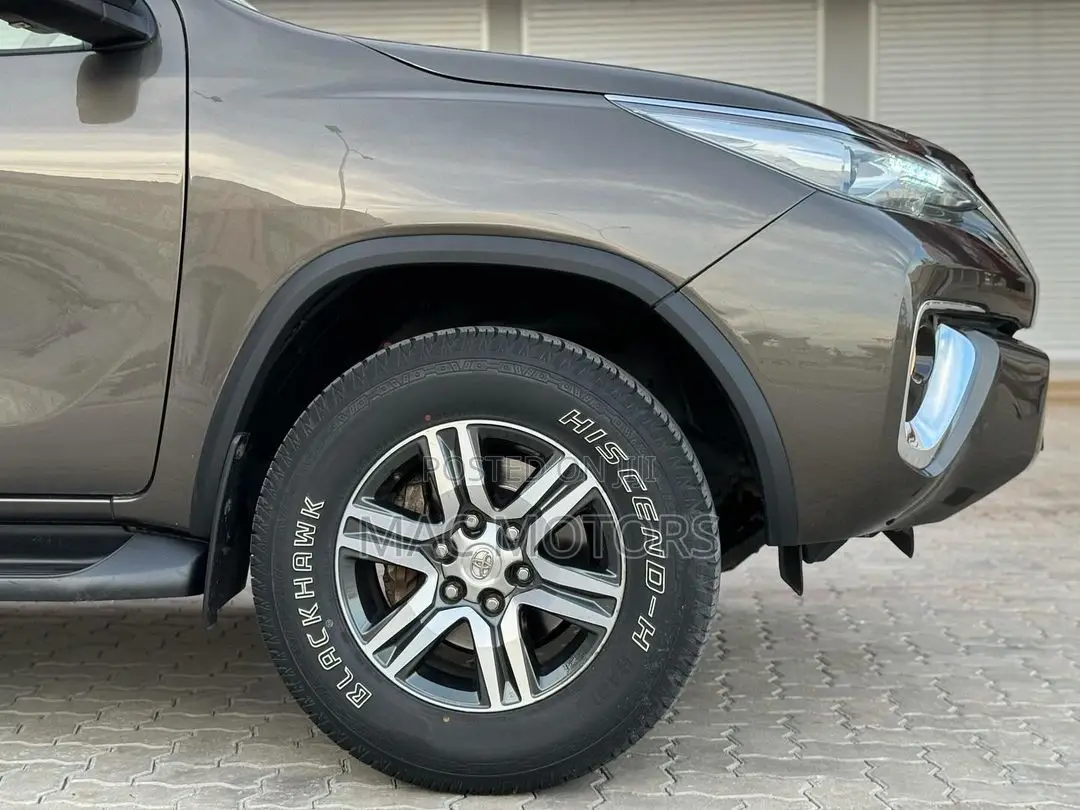 Toyota Fortuner 2.8 D AWD 2016 Gray