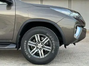 Toyota Fortuner 2.8 D AWD 2016 Gray