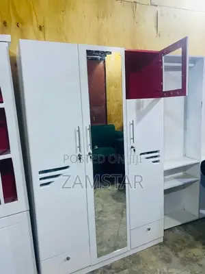 Kabati La Nguo