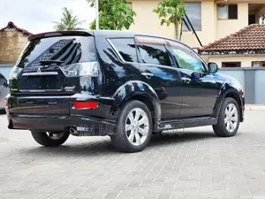 Mitsubishi Outlander 2012 Black