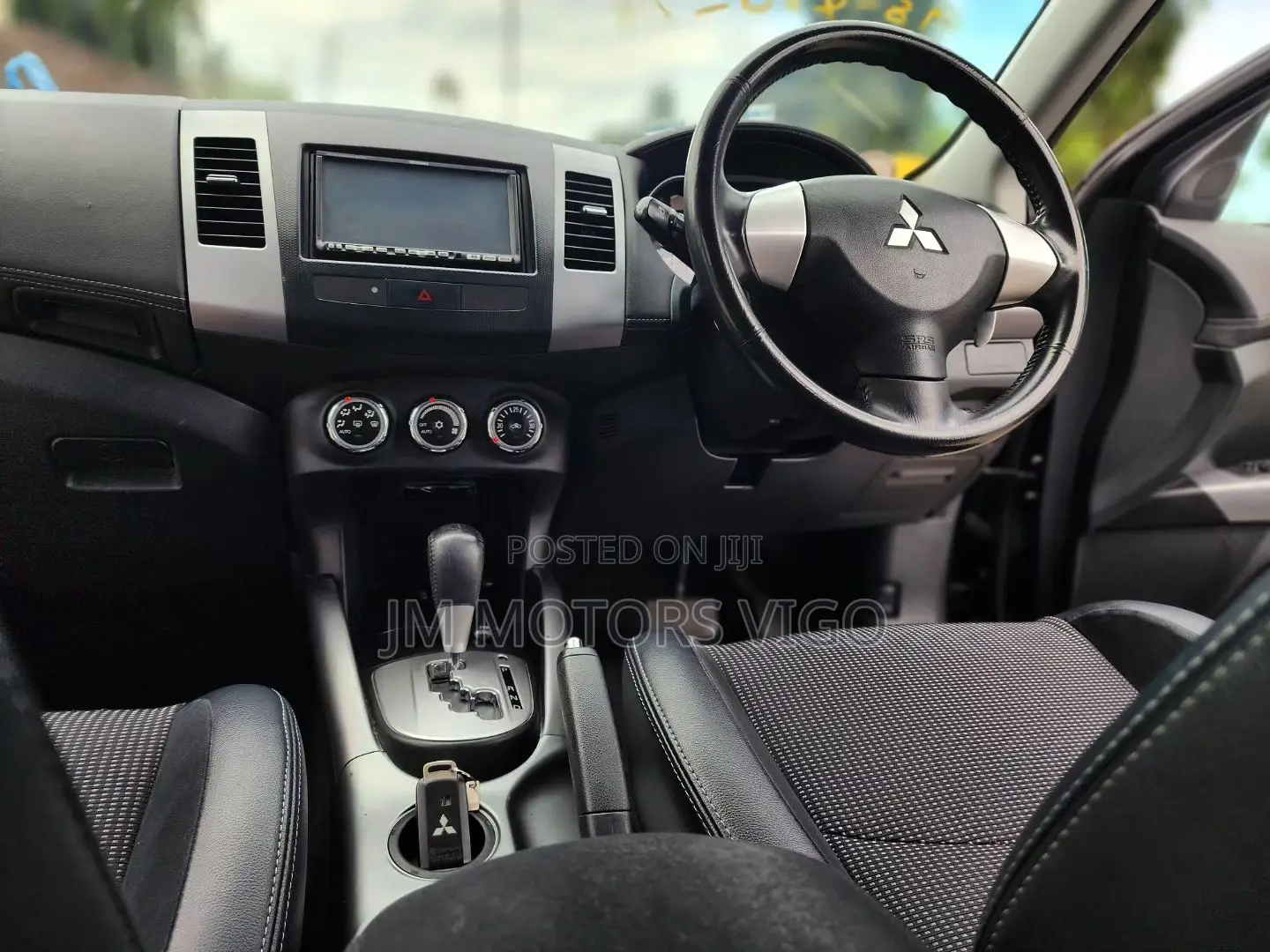 Mitsubishi Outlander 2012 Black